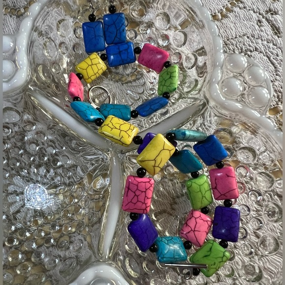 Colorful Glass Crackle Beaded Necklace w/Matching Earrings - Picture 5 of 5